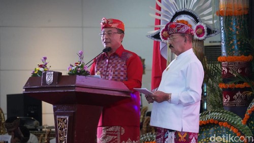 Bupati dan Wakil Bupati Karangasem I Gede Dana-I Wayan Artha Dipa.