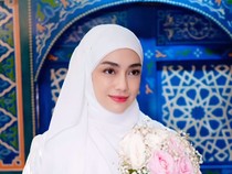 Umi Pipik Cerita Perjalanan Spiritual Celine Evangelista