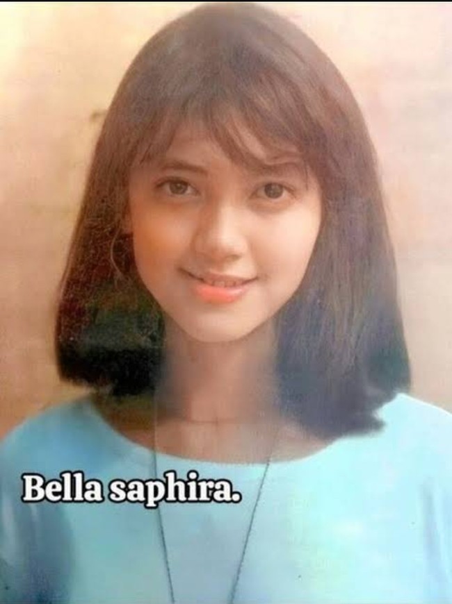 Bella Saphira memulai kariernya di industri hiburan Tanah Air sejak 1980-an. Ini wajah sang aktris saat masih remaja. Penampilannya itu pun terlihat manis dan kalem.  Foto: Instagram