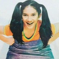 Istri aktor Teuku Ryan, Vira Yuniar sudah mencuri atensi sejak membintangi banyak judul sinetron saat usianya masih remaja. Meski sudah dikaruniai dua anak, artis kelahiran 1981 ini masih cantik dan tetap eksis di televisi. Foto: Instagram