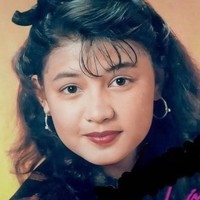 Bintang sinetron Si Doel Anak Sekolahan, Cornelia Agatha populer pada tahun 90-an saat memerankan karakter Sarah. Artis kelahiran 1973 ini terlihat memesona dengan pipinya yang chubby saat masih belia.  Foto: Instagram