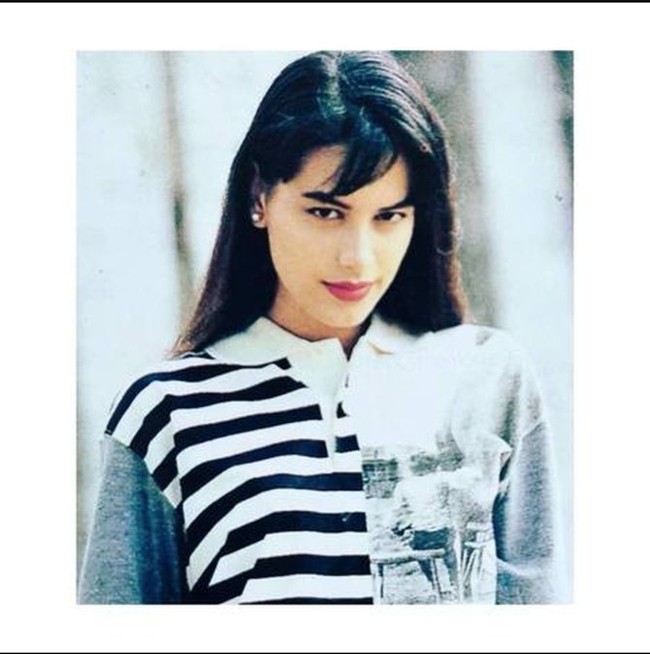 Pesona Sophia Latjuba tak pernah luntur hingga kini. Kecantikan artis berusia 53 tahun ini masih membuat banyak netizen kagum. Bahkan saat remaja penampilan Sophia Latjuba memukau. Foto: Instagram