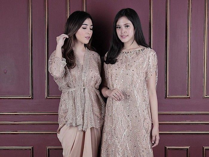 Gaun renda, model baju lebaran wanita.