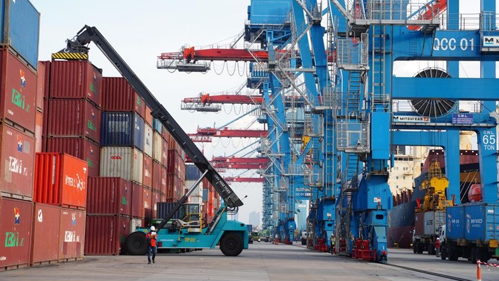 Ilustrasi terminal peti kemas.