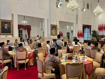 Jokowi Gelar Bukber Kabinet di Istana, Duduk Semeja dengan Prabowo