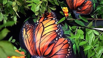 Kupu-kupu di wajah manusia. (Foto: Boredpanda)