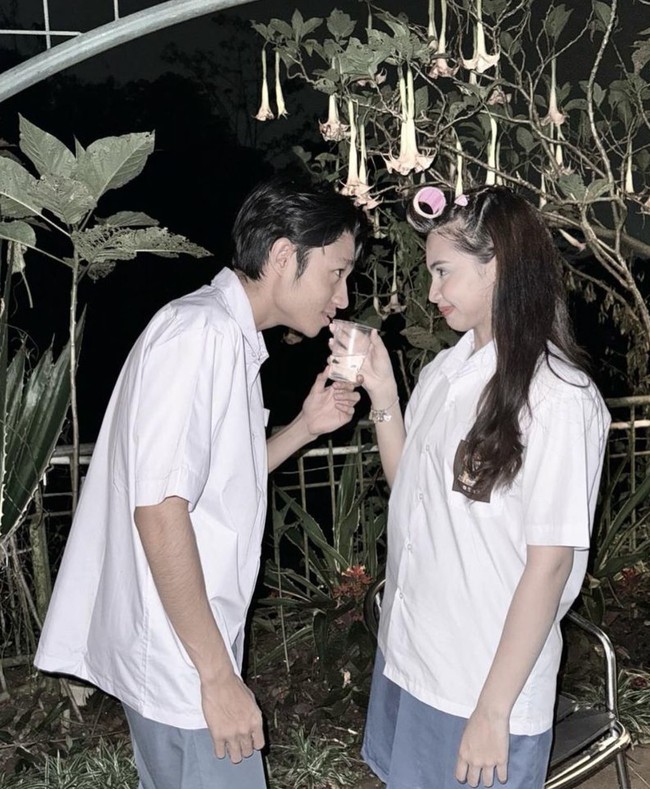 Kiesha dan kekasihnya itu diketahui membintangi sinetron yang sama, berjudul MAGIC 5. Sebelum go publik, Kiesha juga sudah beberapa kali terlihat membagikan kebersamaannya dengan Angelina. Foto: Instagram/@kiesha.alvaro