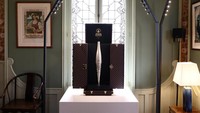 Louis Vuitton telah membuat koper piala sejak tahun 1988, meningkatkan visibilitas merek Prancis dengan mengaitkannya dengan acara olahraga populer, seperti Piala Dunia Rugbi yang diadakan di Prancis tahun lalu. 