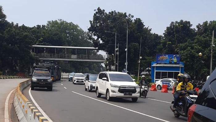 Massa Demo di Patung Kuda Bubar, Lalin Arah Bundaran HI Dibuka