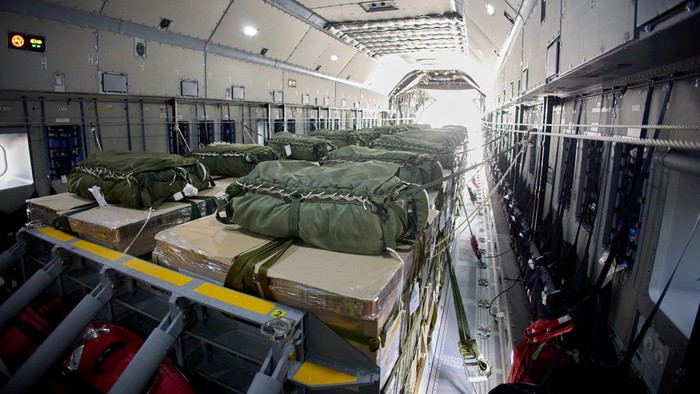 The Spanish Air Force drops humanitarian aid parcels over the Gaza Strip, March 27, 2024. Spanish Foreign Ministry/Handout via REUTERS ATTENTION EDITORS - THIS IMAGE WAS PROVIDED BY A THIRD PARTY.
