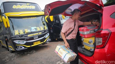 Mudik Lebih Awal di Terminal Pondok Pinang Mulai Terasa