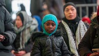 Imigran muslim yang tiba di AS saat itu adalah bangsa Moor keturunan Arab dan Berber dari wilayah barat laut Afrika. Mayoritas dari mereka berasal dari Senegal, Gambia, Mauritania, dan Maroko. Halawa menceritakan, bangsa Moor melintasi laut Mediterania barat ke Selat Gibraltar ke Semenanjung Iberia--sekarang Spanyol dan Portugal. Setelah hampir 800 tahun pemerintahan Islam, bangsa Moor akhirnya diusir dari Semenanjung Iberia pada 1492. Mereka pun berlayar ke Kepulauan Karibia dan akhirnya menuju Teluk Meksiko ke Amerika.