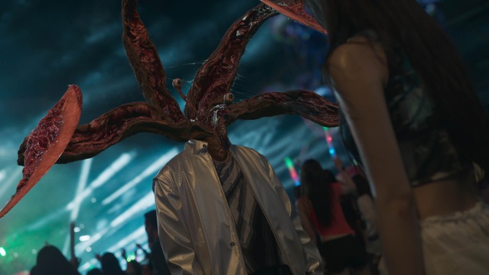 Parasyte: The Grey Serial Parasyte: The Grey akan tayang di Netflix mulai 5 April.