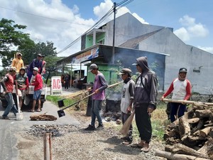 Jelang Mudik Lebaran, Pemkab Klaten Lakukan Perbaikan di Jalur Alternatif