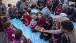 Potret Pengungsi Palestina saat Berbuka Puasa Bersama