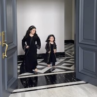 Tampil bersama-sama putri Nabila dan Margin itu terlihat kompak. Sama-sama cantik, penampilan dan tingkah keduanya juga berhasil bikin gemas. Foto: Instagram/@marginw/@nsyakieb85