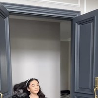 Lahir pada 6 Februari 2018, Raqeema saat ini sudah berusia 6 tahun. Sementara Guzelim lahir pada 1 November 2021 dan saat ini masih berusia 2 tahun. Foto: Instagram/@marginw/@nsyakieb85