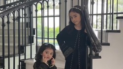 6 Foto Anak Nabila Syakieb dan Margin Wieheerm Bergaya Bak Model, Bikin Gemas