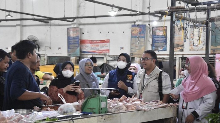 Satgas pangan Polri melakukan sidak ke pasar di Babel.