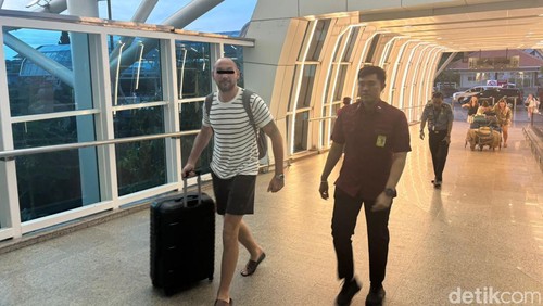 Seorang WN Turki dideportasi dari Bali karena menyembunyikan buronan Imigrasi.