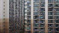 Menurut Pemerintah Metropolitan Seoul, penduduk Seoul yang tinggal di kompleks apartemen membayar biaya pemeliharaan bulanan sekitar 11 persen lebih tinggi dibandingkan rata-rata nasional, terutama karena terdapat lebih banyak bangunan tempat tinggal bertingkat tinggi di Seoul, dan banyak di antaranya memiliki tempat parkir yang luas.