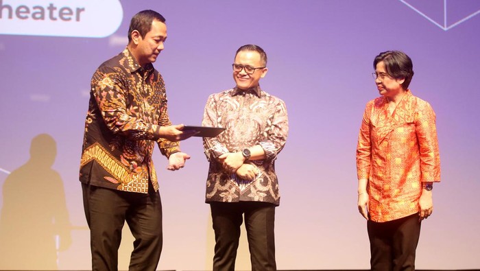 Sistem E-Katalog Versi 6.0 LKPP Resmi Meluncur Lembaga Kebijakan Pengadaan Barang/Jasa Pemerintah (LKPP) meluncurkan Katalog Elektronik Versi 6.0 di Jakarta.
Inovasi terbaru yang dibangun untuk meningkatkan performa sistem e-Purchasing pemerintah ini dilakukan LKPP dengan menggandeng PT Telkom Indonesia (Persero) Tbk melalui unit GovTech Procurement, yang fokus melayani transformasi digital untuk pengadaan pemerintahan.