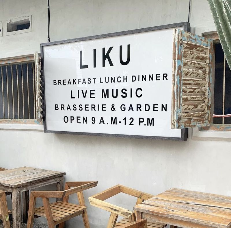 Tempat bukber di Jember: Kafe Liku Brasserie.
