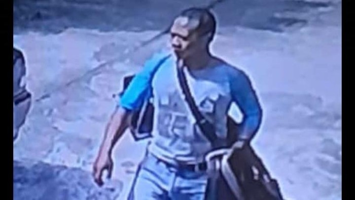 Terduga pelaku pencurian hp di kantor KUA Panjatan, Kulon Progo, yang terekam CCTV, Rabu (27/3).