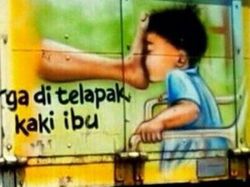 Tulisan Lucu di Belakang Truk, Mana Tahu Jumpa Saat Mudik