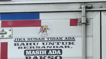 Tuh, dari pada jomblo, mending cari makan biar kenyang. Foto: X/asriearn