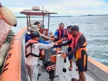 Bakamla RI Bersama Tim SAR Gabungan Cari ABK Kapal Terjatuh di Kei Besar