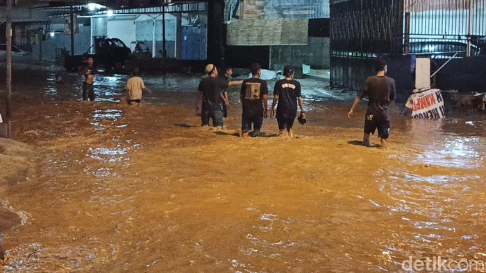 Banjir Bandang Kembali Terjang Palopo gegara Air Sungai Latuppa Meluap