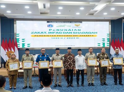 Bank DKI Terima Penghargaan Mitra Strategis 2023 Baznas Jakarta