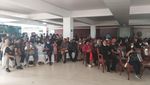 Potret Ramainya Penukaran Uang Baru buat Lebaran!