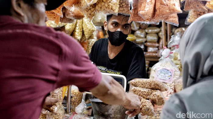 Berburu Jajanan Lebaran di Pasar DTC Wonokromo Berburu Jajanan Lebaran di Pasar DTC Wonokromo
