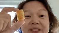 Grace Tahir juga kerap mengunggah konten fun fact soal makanan. Salah satunya asal usul soal Tater Tots yang dulu merupakan pakan babi. Foto: Instagram gtahirs