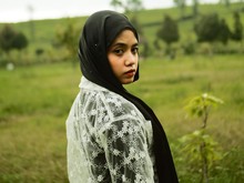 Hanin Dhiya Lebih Romantis di Lagu Baru Hanin Dhiya Lebih Romantis di Lagu Baru