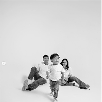 Issa Xander Djokosoetono demikian nama lengkap anak pertama Nikita Willy dan suaminya Indra Priawan. Bocah yang tingkah gemasnya kerap viral ini lahir di Los Angeles pada 7 April 2022. Foto: Dok. Instagram