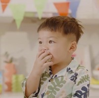 Video Issa meminta maaf setelah melempar barang itu viral di TikTok sudah ditonton lebih dari 3 juta kali. Netizen gemas hingga salut karena Issa langsung minta maaf pada Nikita. Netizen juga salut pada Nikita Willy yang tidak marah pada anaknya. Foto: Dok. Instagram