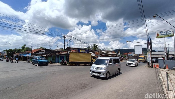 Kondisi simpang Patikraja, Kabupaten Banyumas, Jumat (29/3/2024). Simpang ini diprediksi akan menjadi trouble spot saat arus mudik Lebaran 2024.