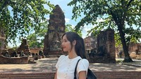Lisa juga memamerkan keindahan budaya dari negaranya, Thailand. Ini saat Lisa berkunjung ke Kota kuno Ayutthaya, sebuah situs Warisan Dunia Unesco.