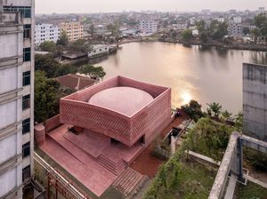 Unik! Masjid Dibangun Pakai Beton Pink, Jadi Penyejuk di Kawasan Industri