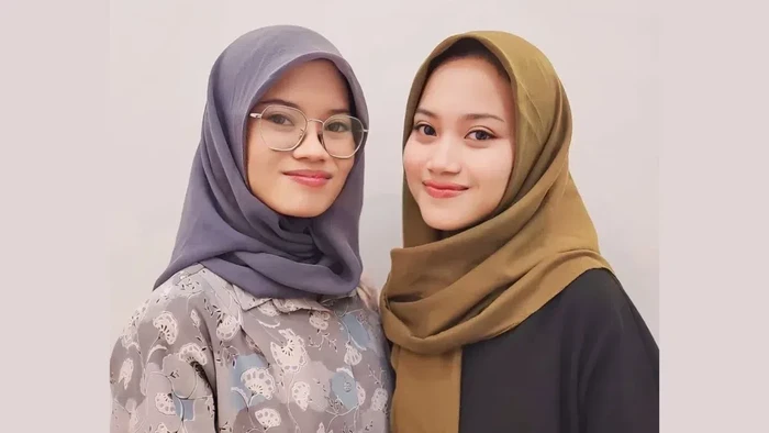 Mia dan Nia, saudara kembar yang diterima Unair jalur SNBP 2024.