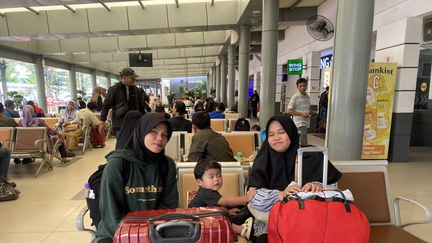 Mila pemudik dari Batamke Jombang naik kereta