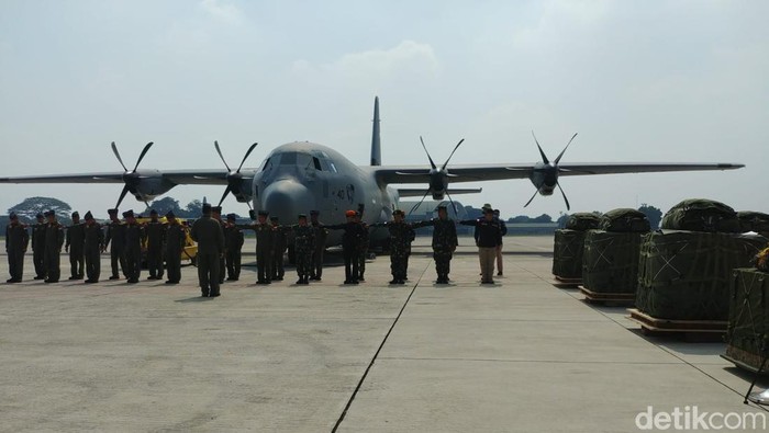 TNI Kirim Payung Udara ke Yordania untuk Sarana Airdrop Bantuan ke Palestina