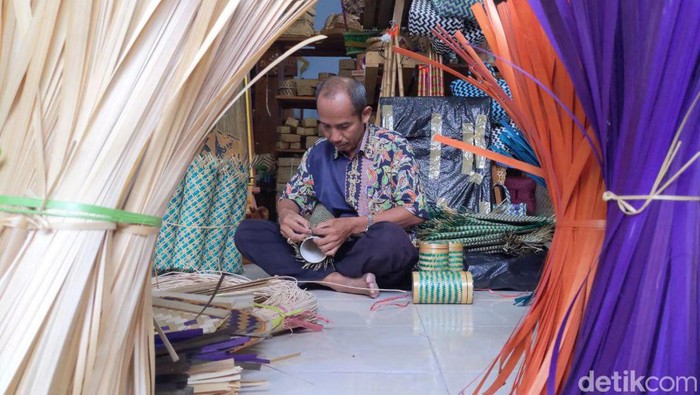 Perajin Bambu di Tulungagung Perajin Bambu di Tulungagung