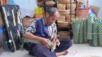 Stoples Bambu Karya Perajin di Tulungagung, Laris Manis Jelang Lebaran