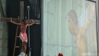 Acara ini digelar di halaman Gereja Katedral Jakarta pada pukul 09.00 WIB.