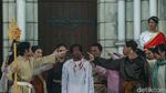 Potret Prosesi Jalan Salib di Gereja Katedral Jakarta