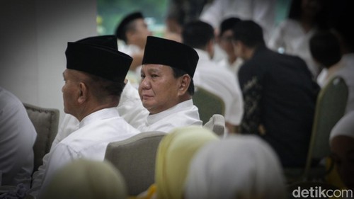 Partai Golkar menggelar buka puasa bersama di kantor DPP. Capres-cawapres Prabowo Subianto-Gibran Rakabuming Raka turut hadir.
